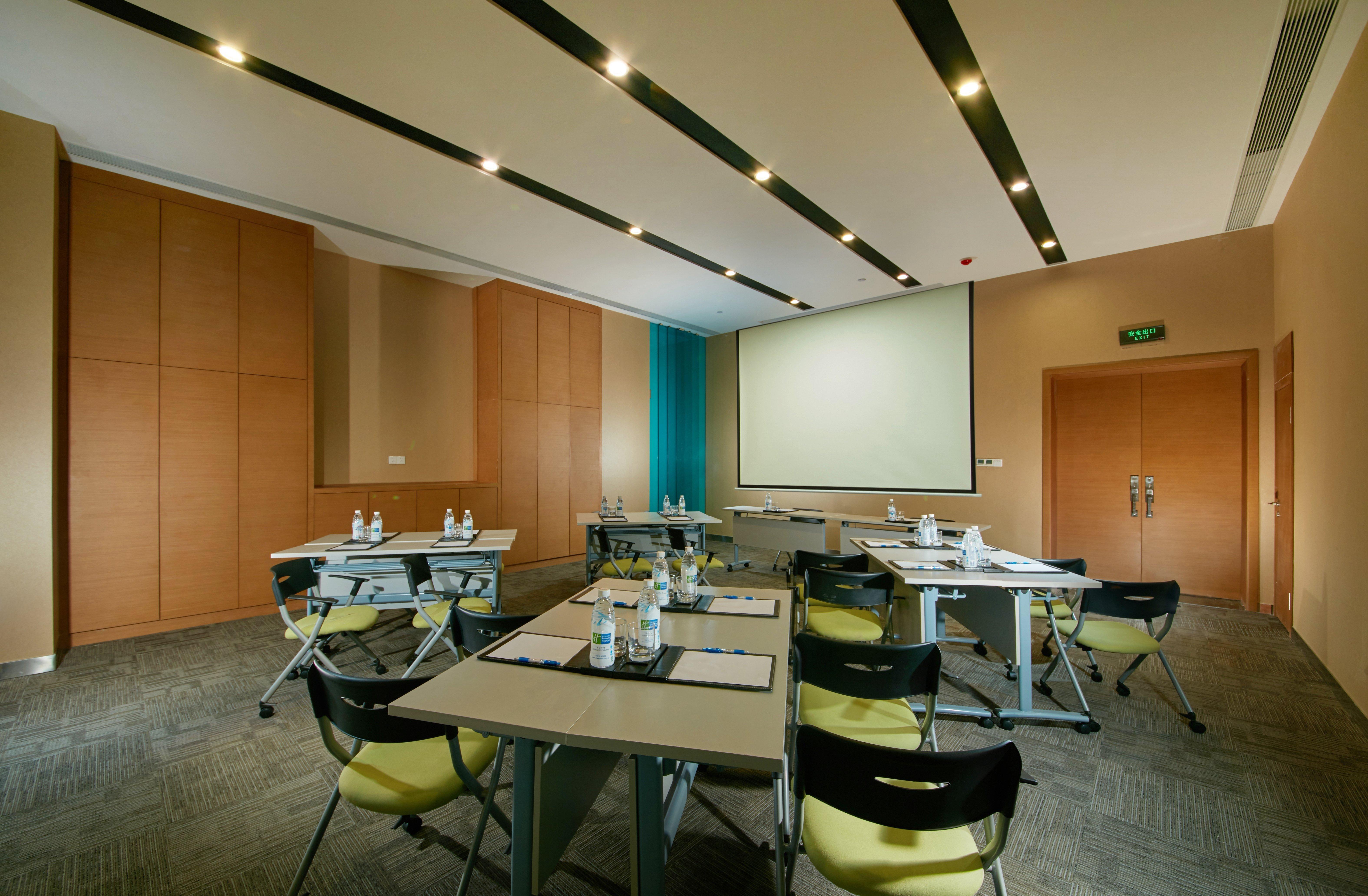 Holiday Inn Express Leshan City Square By Ihg High Speed Rail And Leshan Giant Buddha Exteriér fotografie