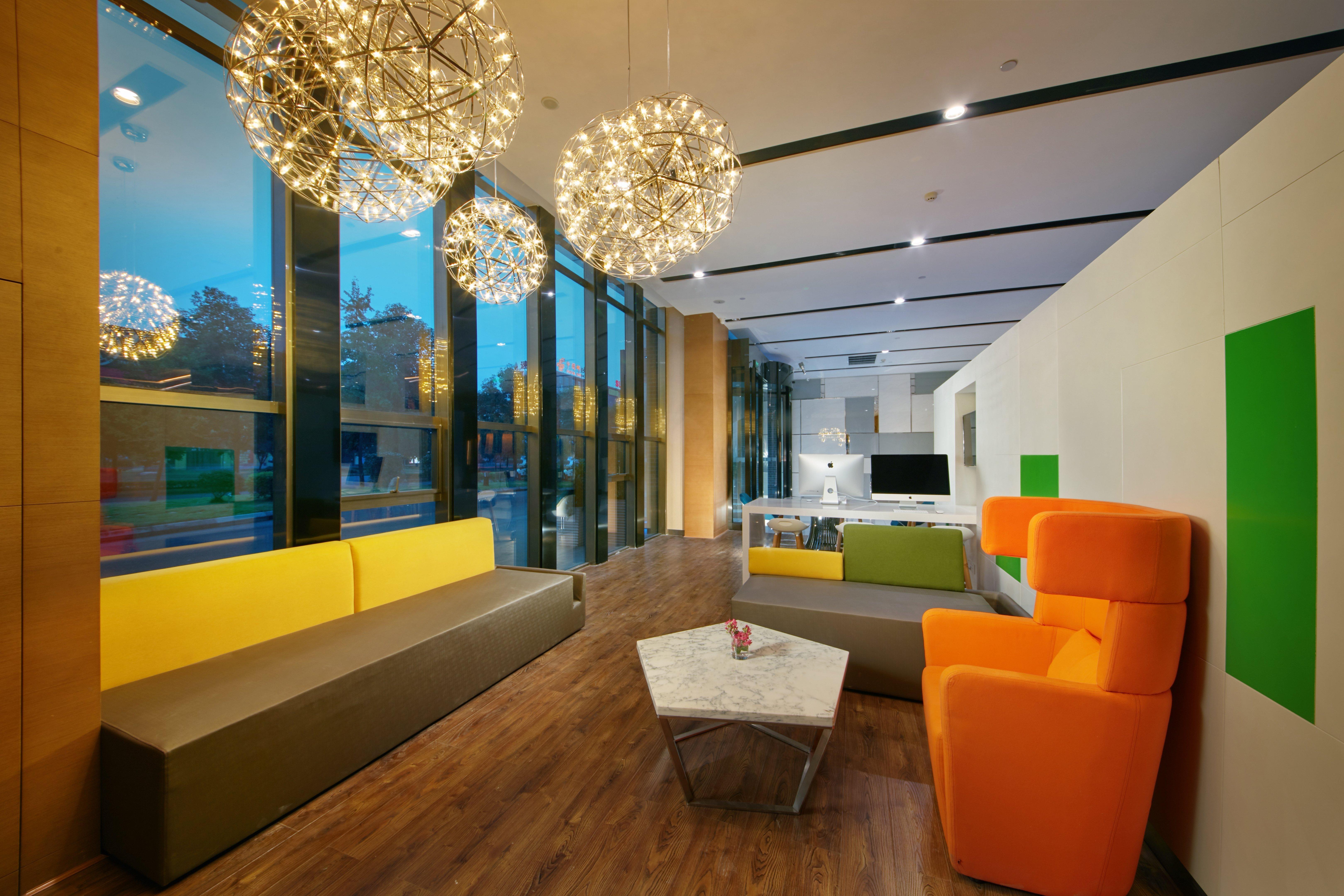 Holiday Inn Express Leshan City Square By Ihg High Speed Rail And Leshan Giant Buddha Exteriér fotografie